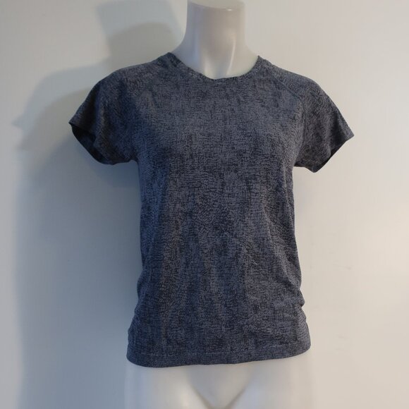 Womens Bloomingdales Gray Active T-Shirt S - Picture 1 of 6